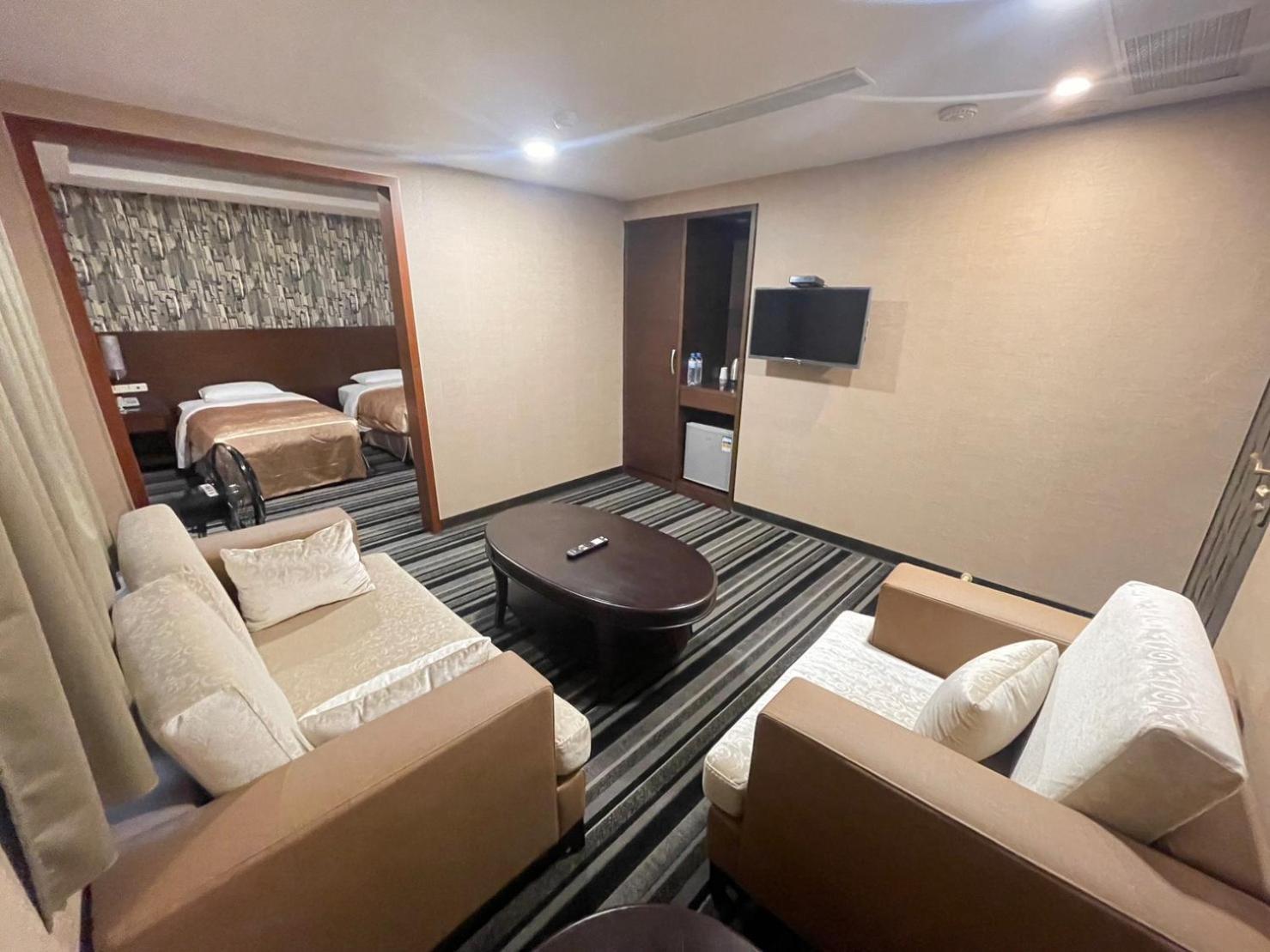 Metropolis Hotel Taoyuan Buitenkant foto