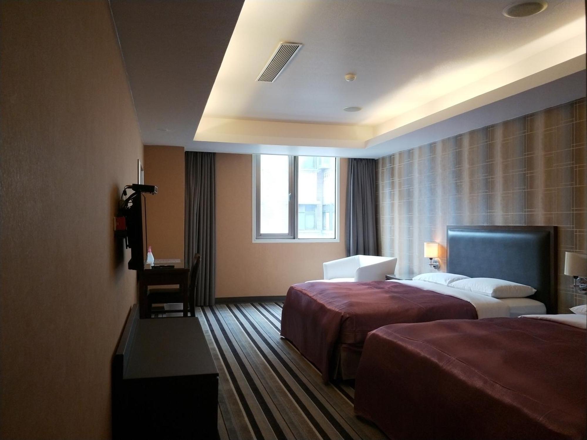 Metropolis Hotel Taoyuan Buitenkant foto