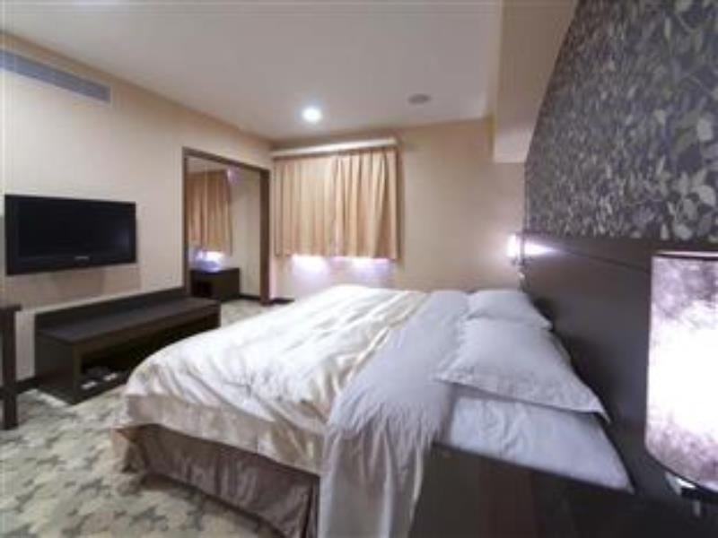 Metropolis Hotel Taoyuan Buitenkant foto