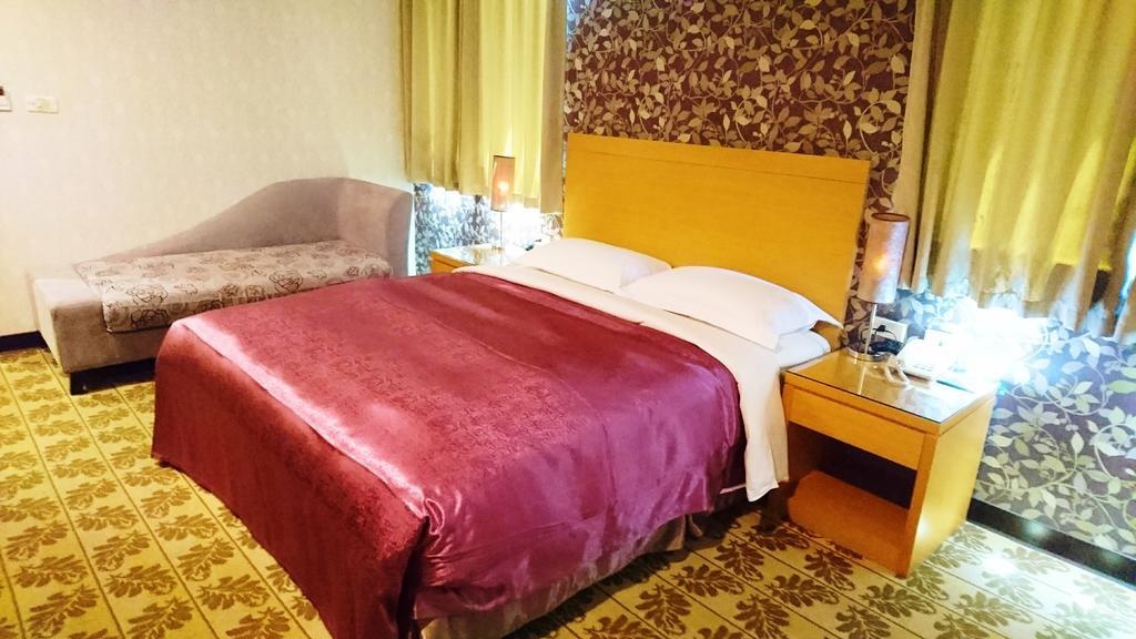 Metropolis Hotel Taoyuan Buitenkant foto