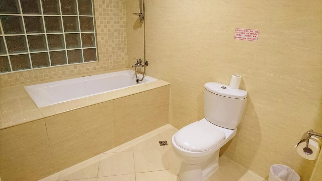 Metropolis Hotel Taoyuan Buitenkant foto